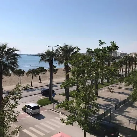 Apartment Lungomare Daily Sleeps 2 Beachfront *