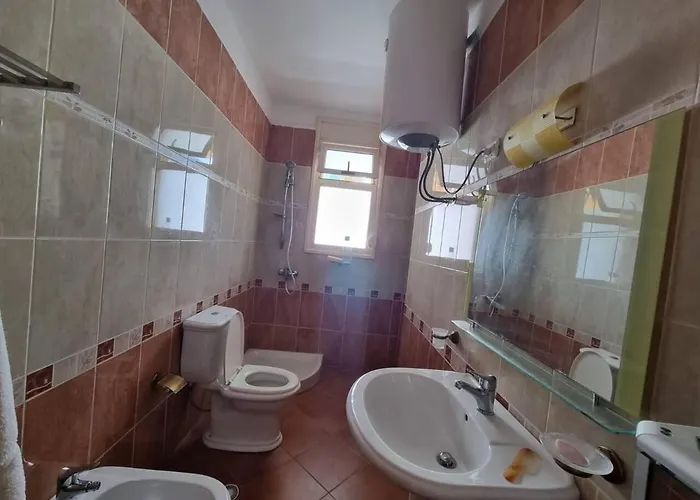 Lungomare Daily Sleeps 2 Beachfront Apartment