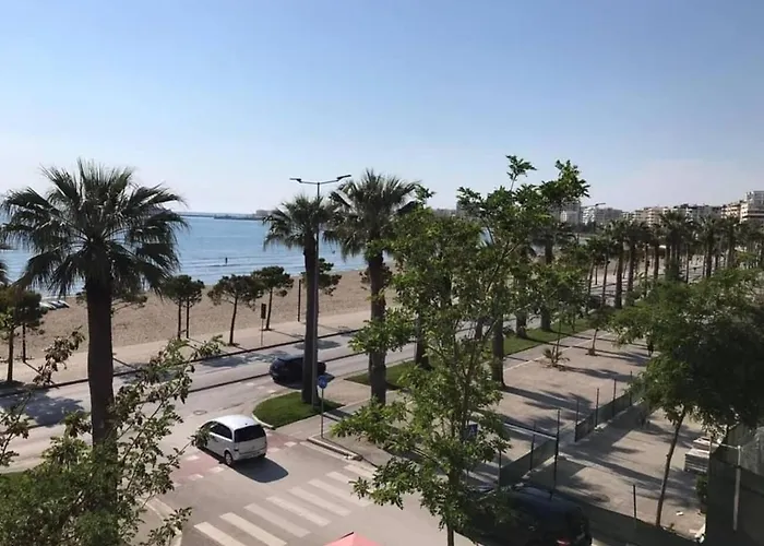 Appartement Lungomare Daily Sleeps 2 Beachfront *